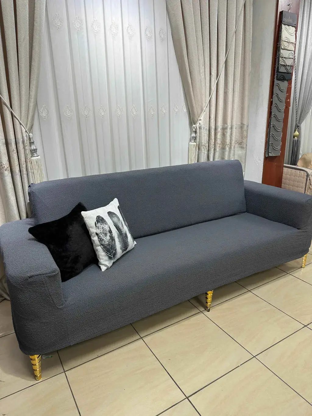 Koltuk örtüsü detayları ve kırlent kılıfları
